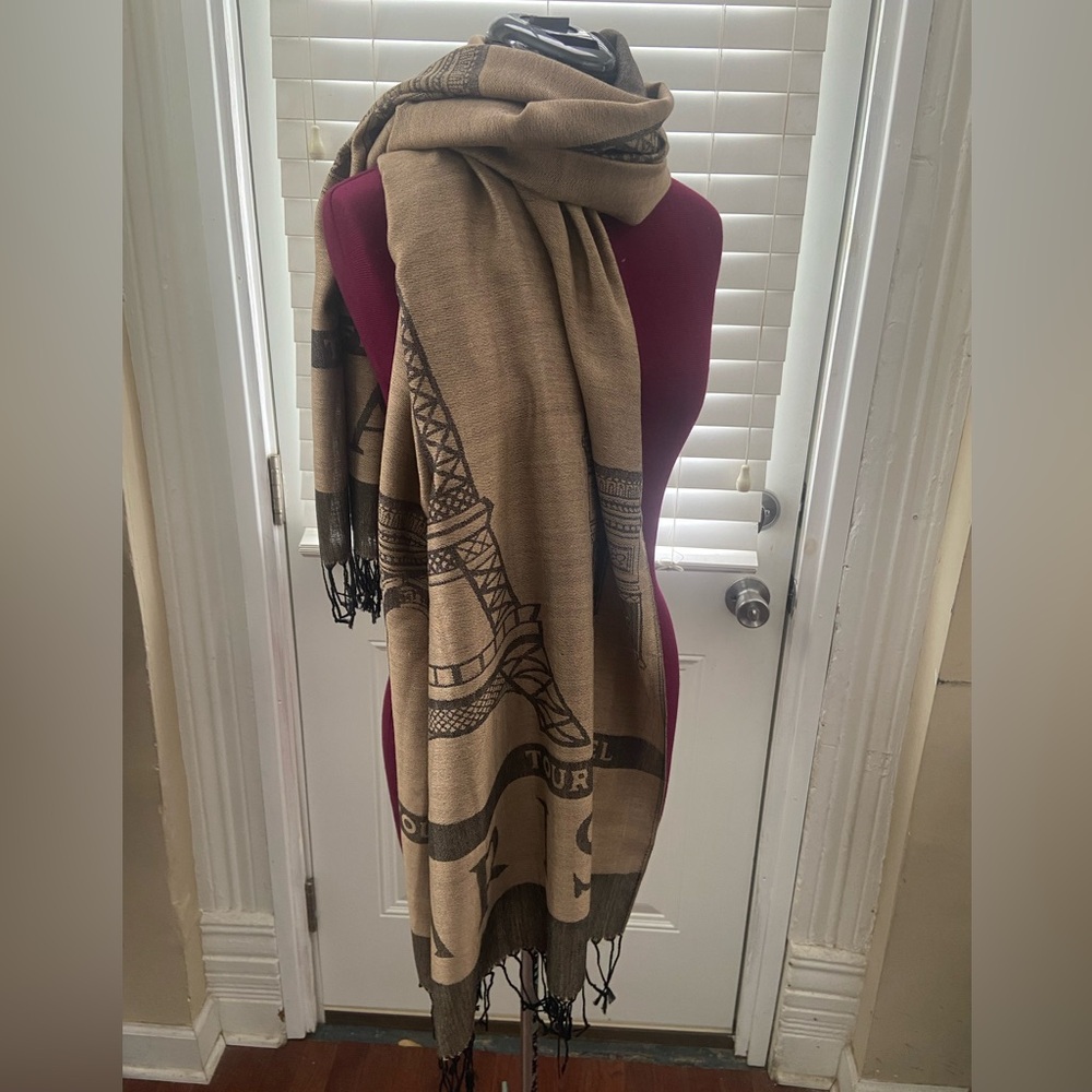 Eiffel Tower tassel scarf from Paris